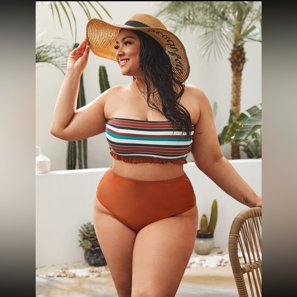 Plus size two piece strapless swimsuit - Picture 1 of 5